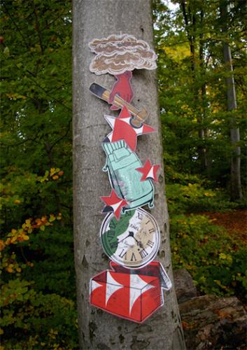totem with a box n° 4
